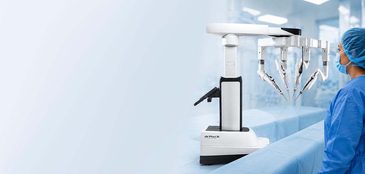 Équipe médicale en salle d’opération robot-assistée